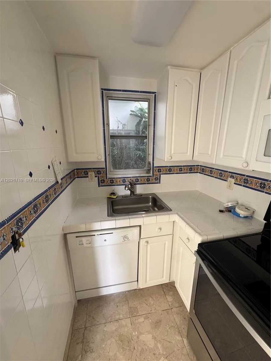 10281 E Bay Harbor Dr #C1 Bay Harbor Islands, FL 33154