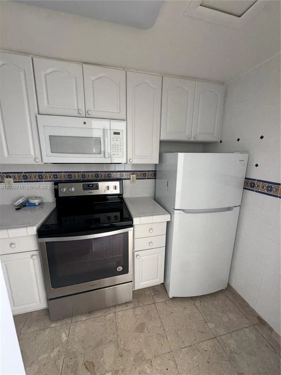 10281 E Bay Harbor Dr #C1 Bay Harbor Islands, FL 33154
