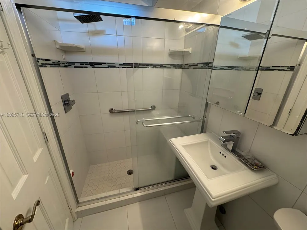 10281 E Bay Harbor Dr #C1 Bay Harbor Islands, FL 33154