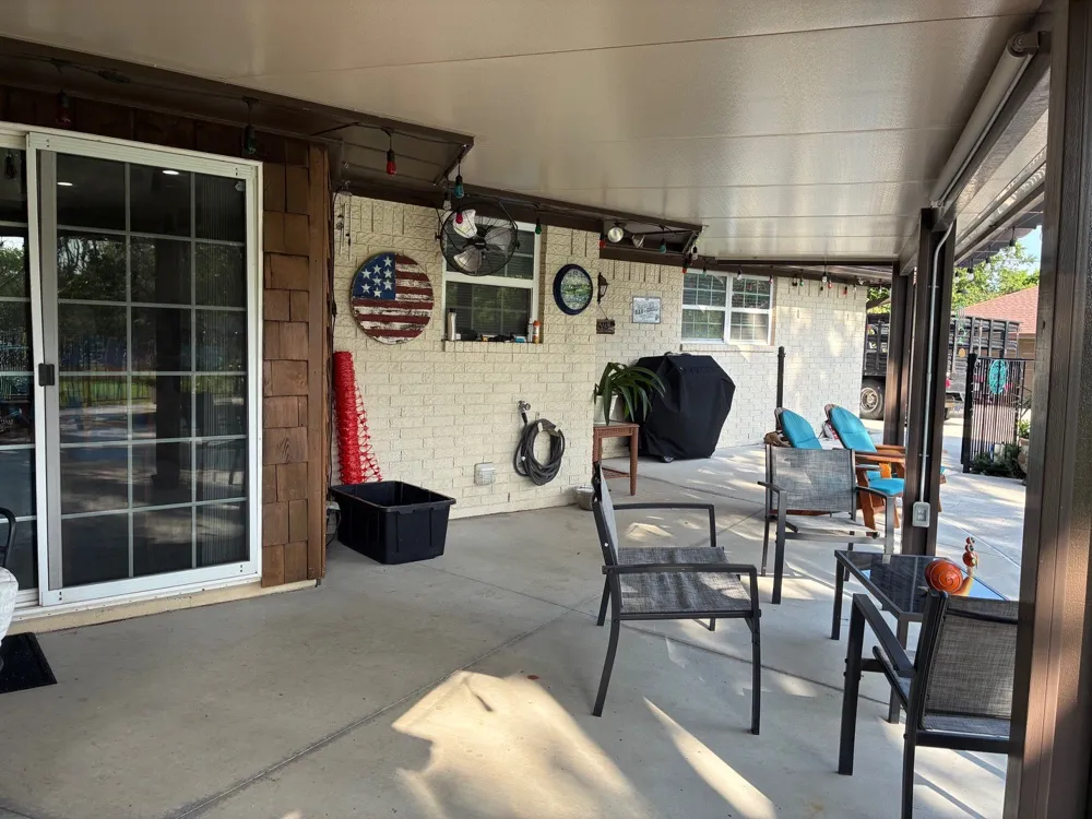 105 Elm Drive Oak Leaf, TX 75154