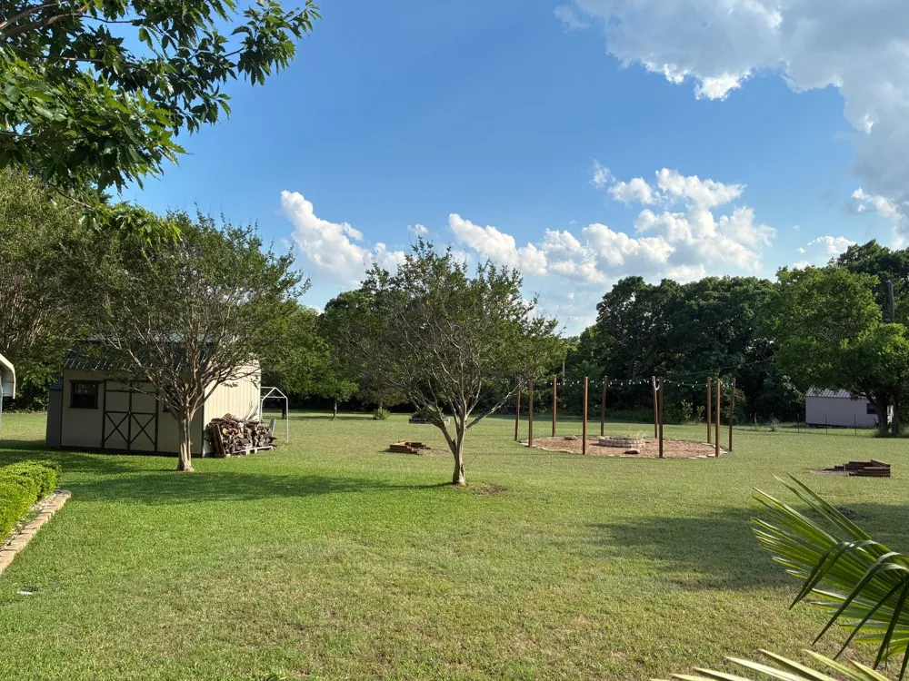 105 Elm Drive Oak Leaf, TX 75154