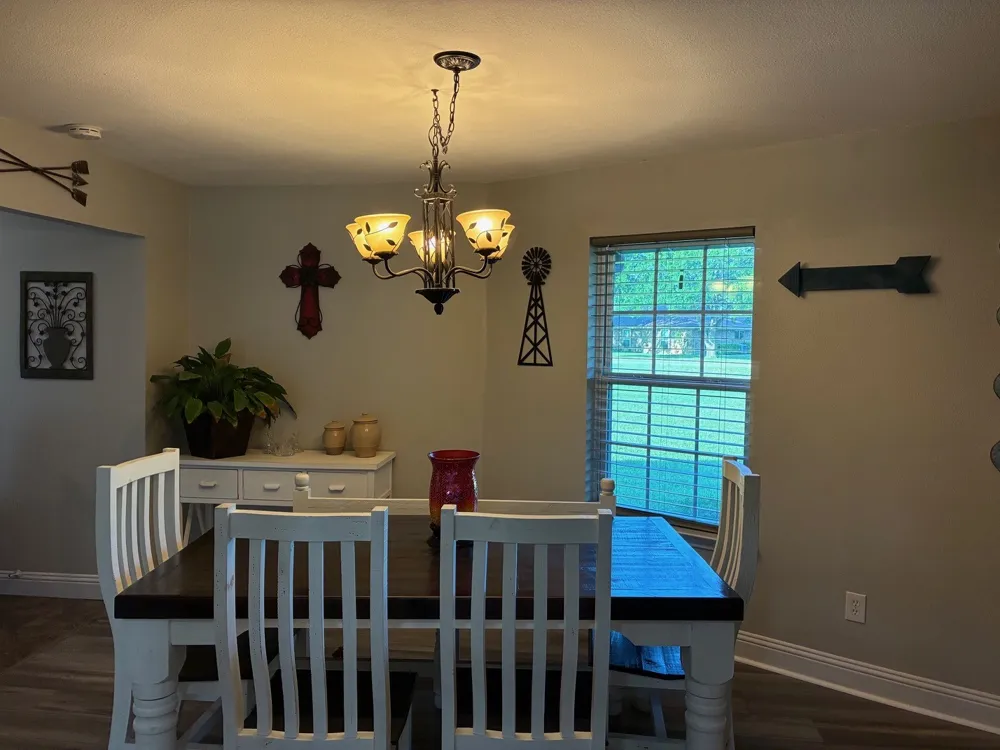 105 Elm Drive Oak Leaf, TX 75154