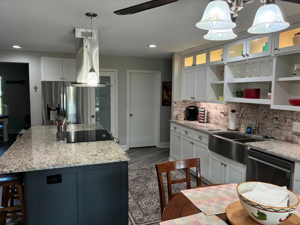 105 Elm Drive Oak Leaf, TX 75154