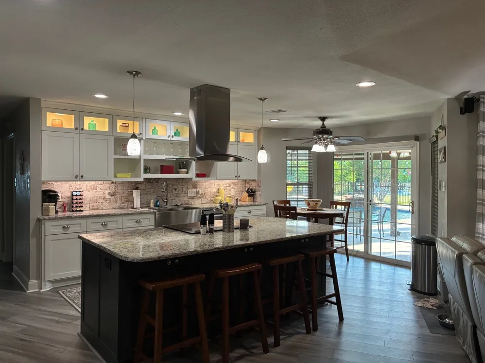 105 Elm Drive Oak Leaf, TX 75154