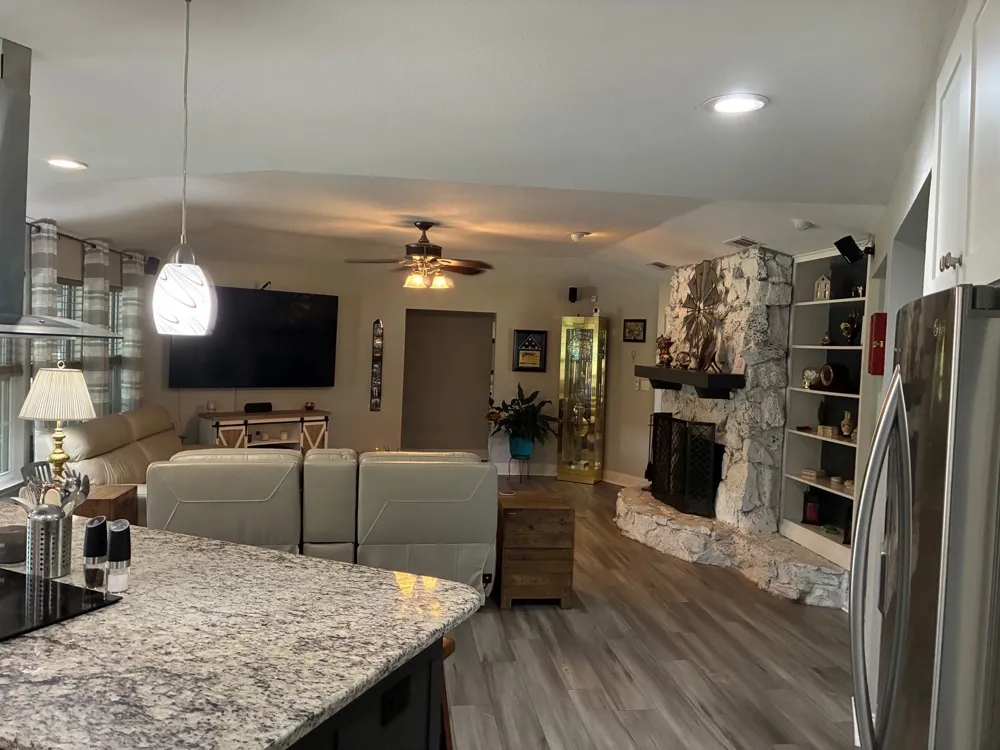 105 Elm Drive Oak Leaf, TX 75154