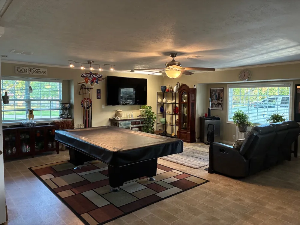 105 Elm Drive Oak Leaf, TX 75154