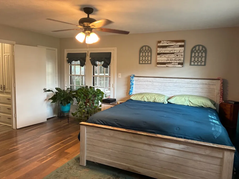 105 Elm Drive Oak Leaf, TX 75154