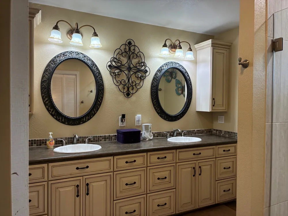 105 Elm Drive Oak Leaf, TX 75154