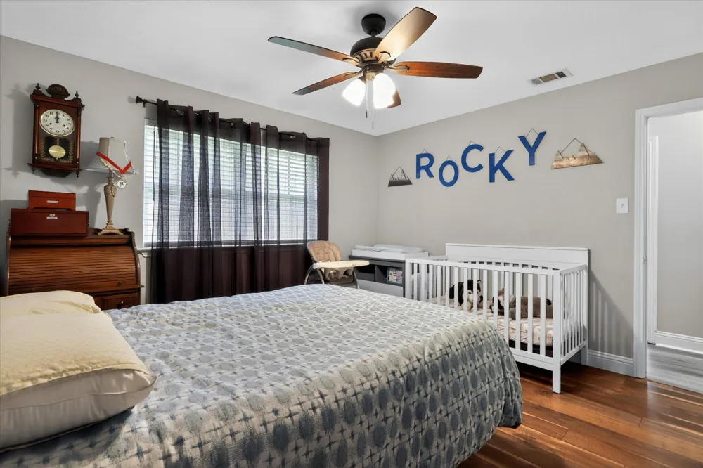 105 Elm Drive Oak Leaf, TX 75154
