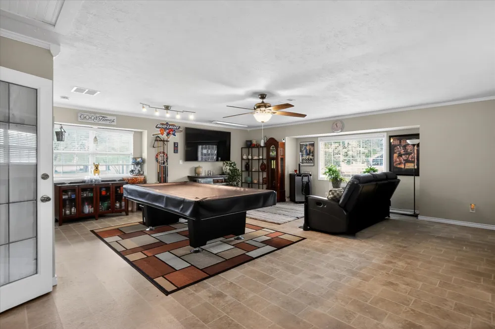 105 Elm Drive Oak Leaf, TX 75154