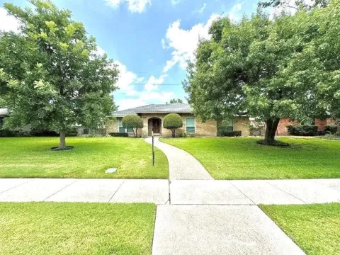 909 Hillsdale Drive