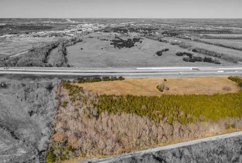 2700 E HWY 82