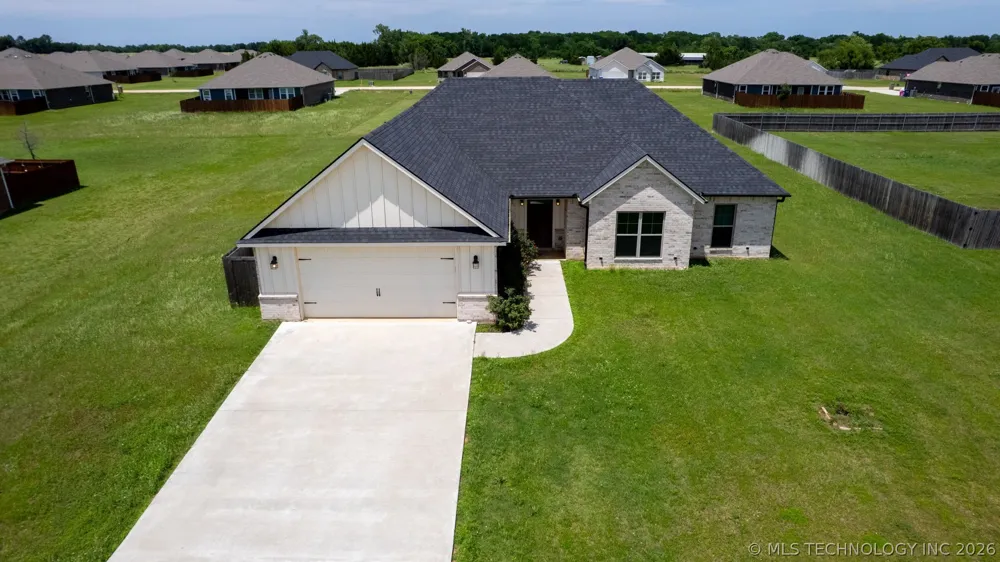 66 Maple Leaf Drive Durant, OK 74701