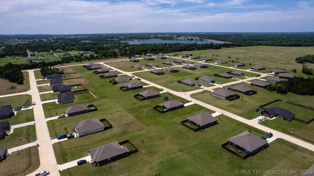 66 Maple Leaf Drive Durant, OK 74701