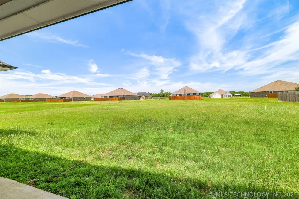 66 Maple Leaf Drive Durant, OK 74701