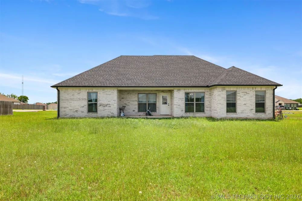 66 Maple Leaf Drive Durant, OK 74701