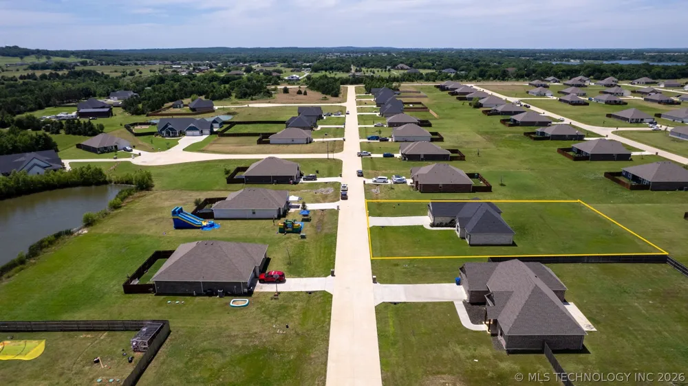66 Maple Leaf Drive Durant, OK 74701