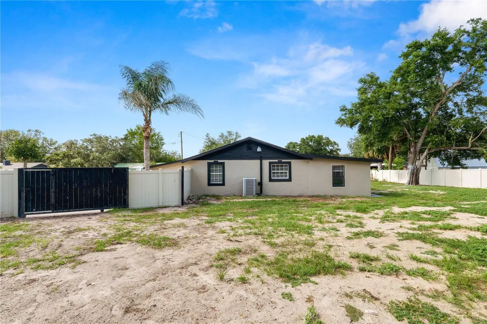 4120 ORANGE AVENUE Mulberry, FL 33860