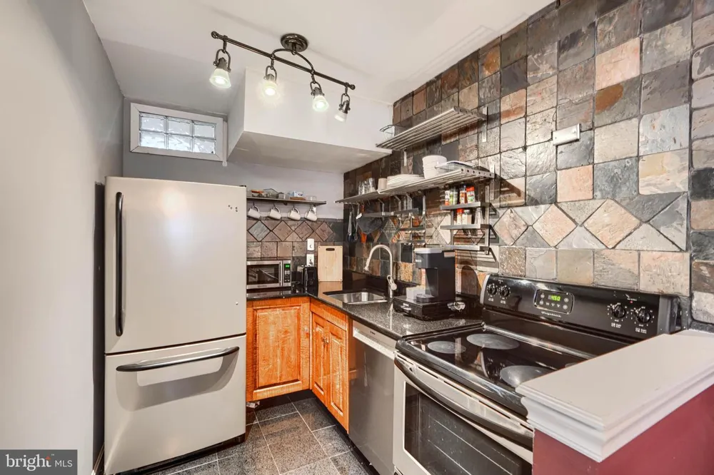 624 JASPER STREET Baltimore, MD 21201