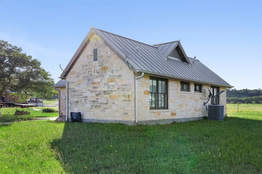 1081 County Road 1320 Lampasas, TX 76550