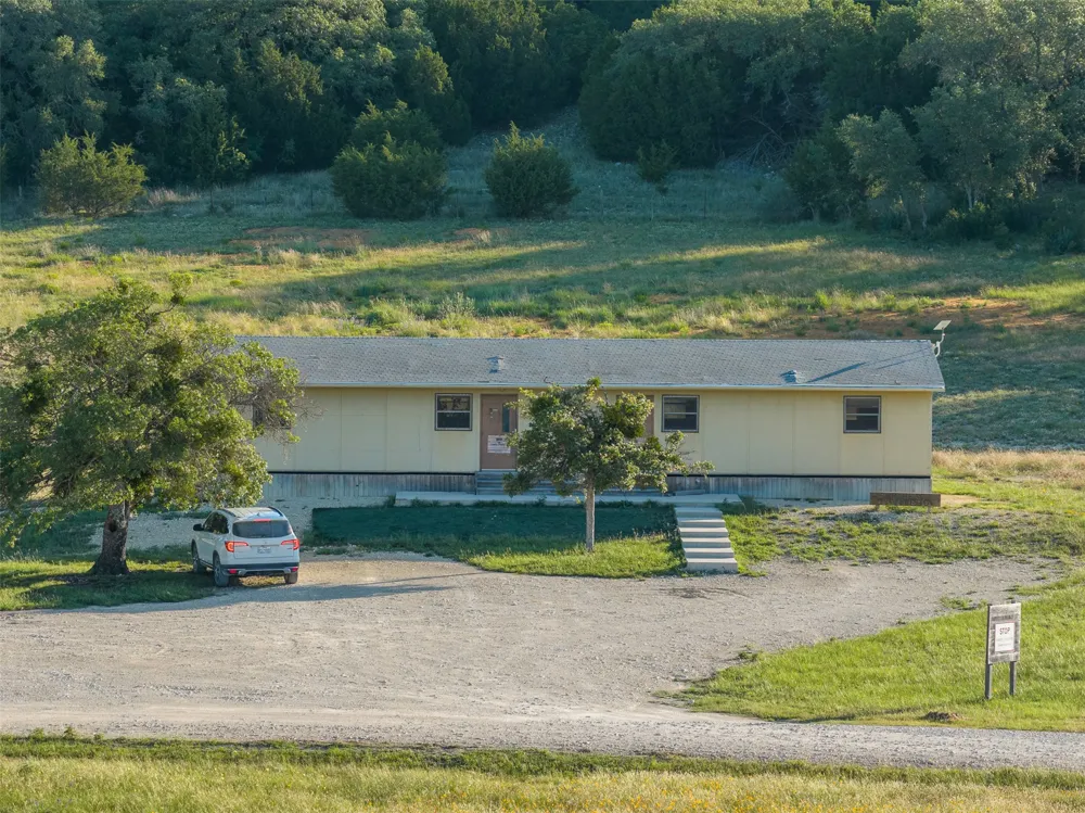 1081 County Road 1320 Lampasas, TX 76550