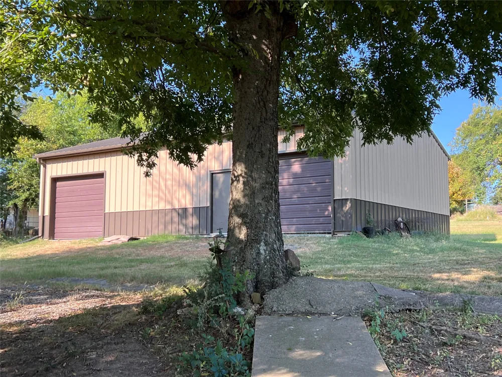 185 NW 8th Street Krebs, OK 74554
