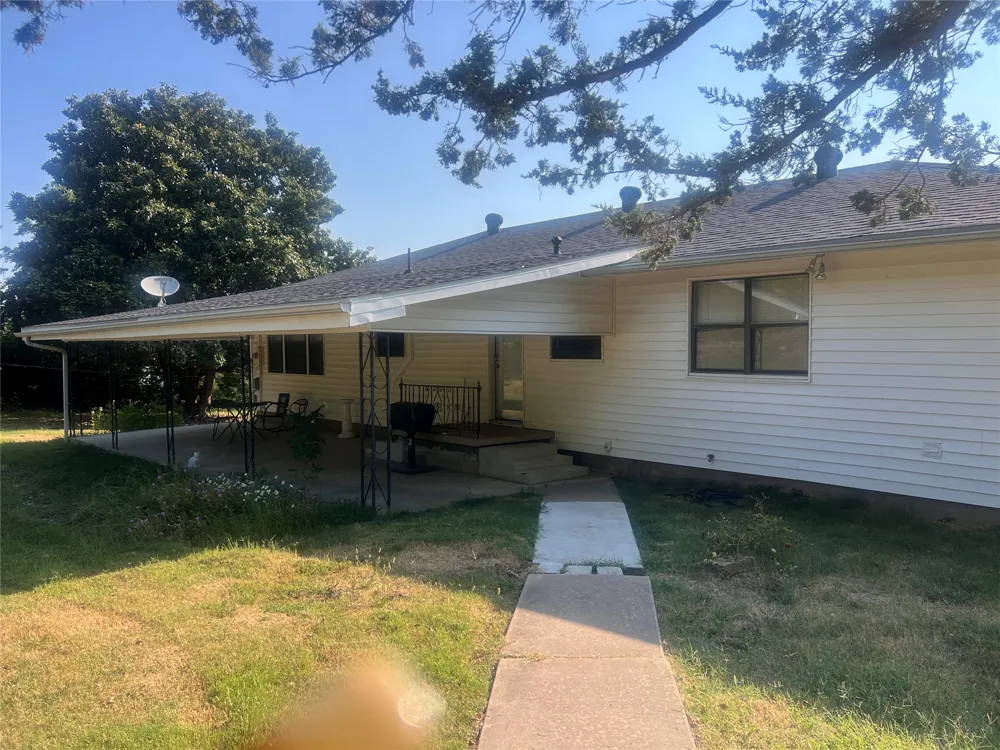185 NW 8th Street Krebs, OK 74554