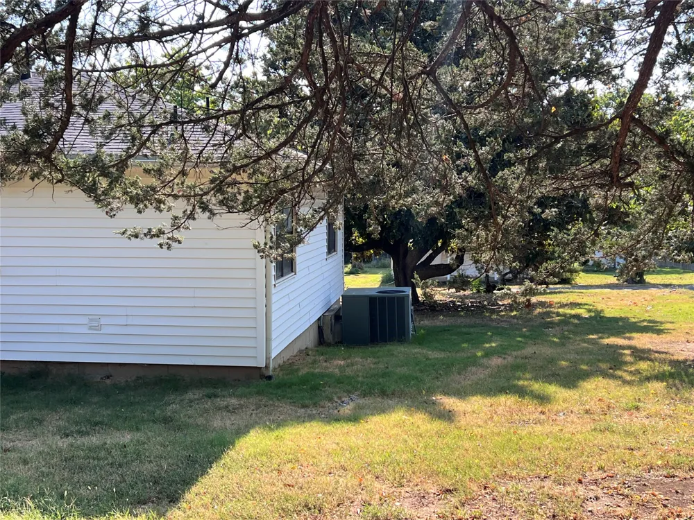 185 NW 8th Street Krebs, OK 74554