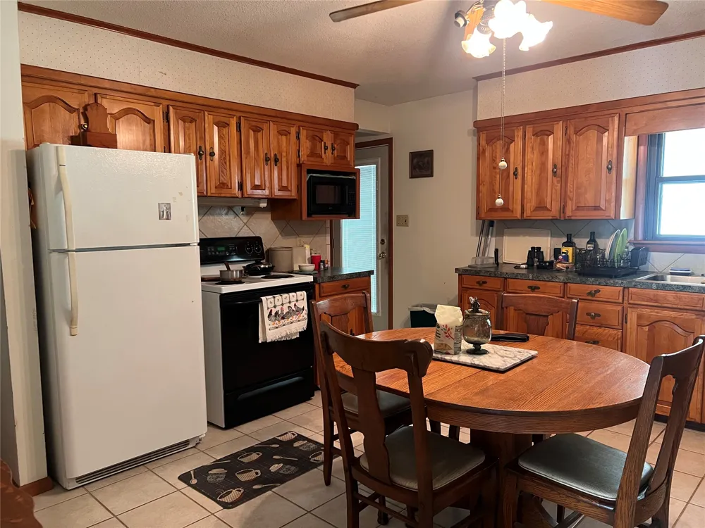 185 NW 8th Street Krebs, OK 74554