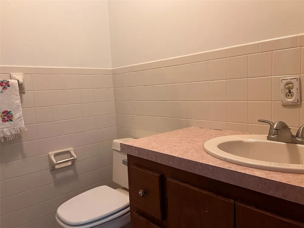 185 NW 8th Street Krebs, OK 74554