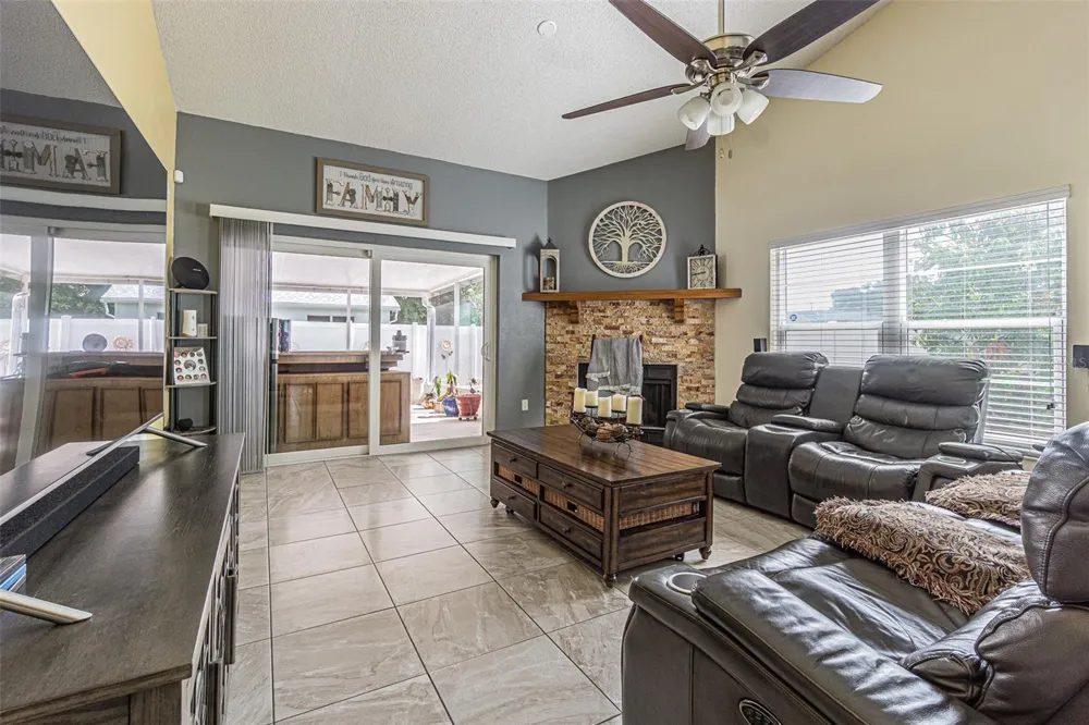 7601 LIMEBURY COURT Tampa, FL 33625