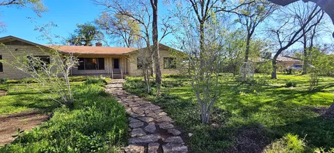 737 Oakdale Drive