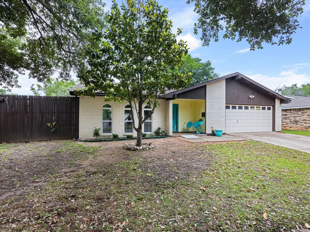 2604 Woodside Drive