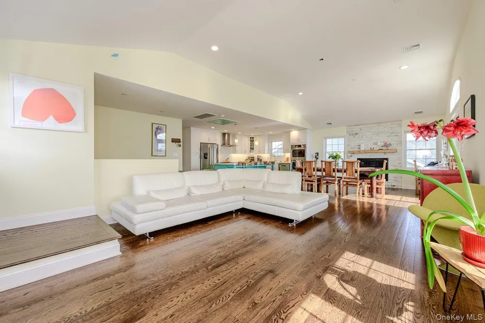 75 Curley Street Long Beach, NY 11561