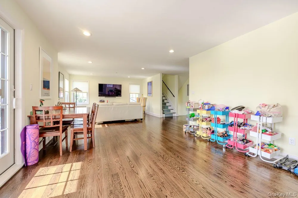 75 Curley Street Long Beach, NY 11561