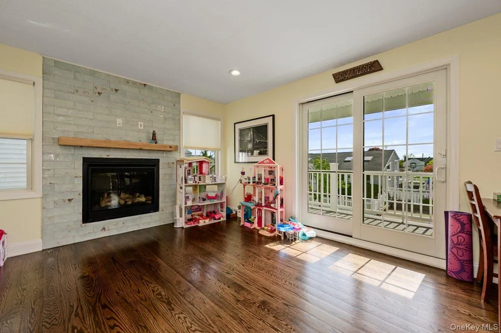 75 Curley Street Long Beach, NY 11561