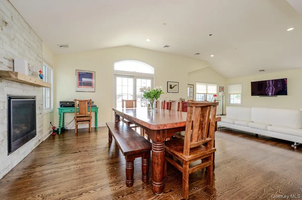 75 Curley Street Long Beach, NY 11561