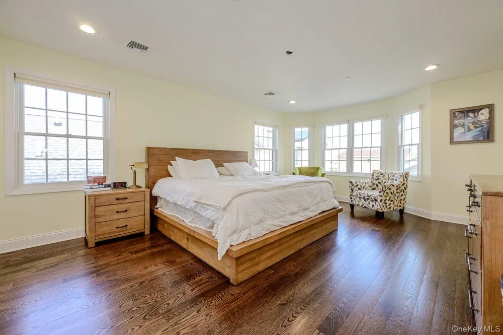 75 Curley Street Long Beach, NY 11561