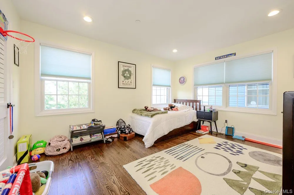 75 Curley Street Long Beach, NY 11561