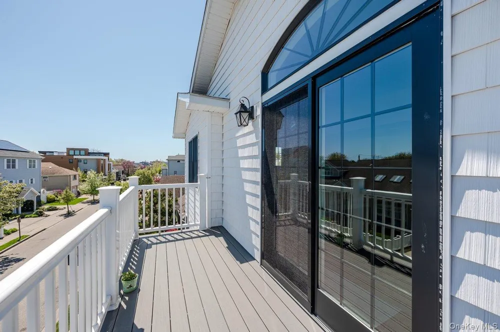 75 Curley Street Long Beach, NY 11561