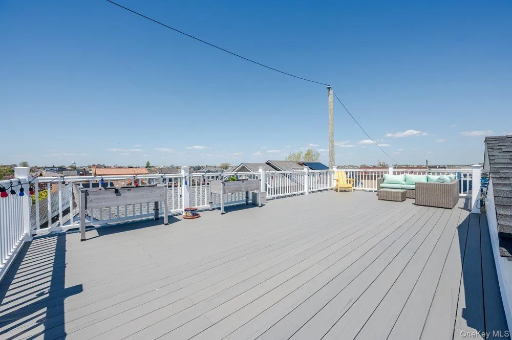 75 Curley Street Long Beach, NY 11561