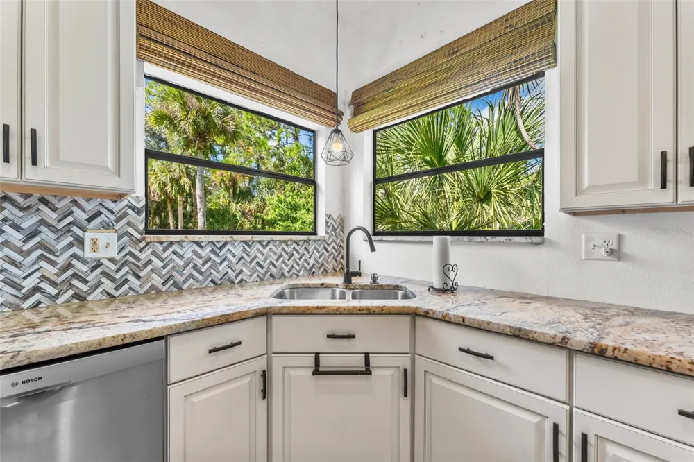 5560 BOB WHITE TRAIL Mims, FL 32754