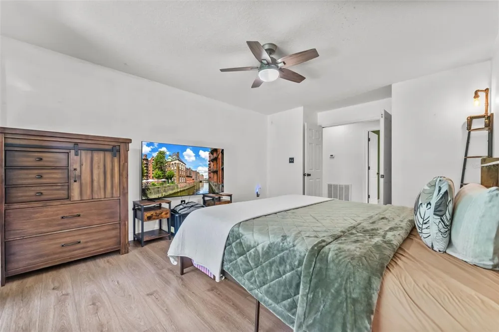 5560 BOB WHITE TRAIL Mims, FL 32754