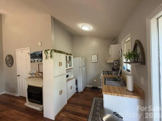 240 Skyline Drive New London, NC 28127