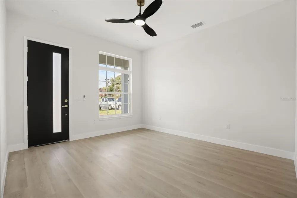 823 E MCDONALD AVENUE Eustis, FL 32726