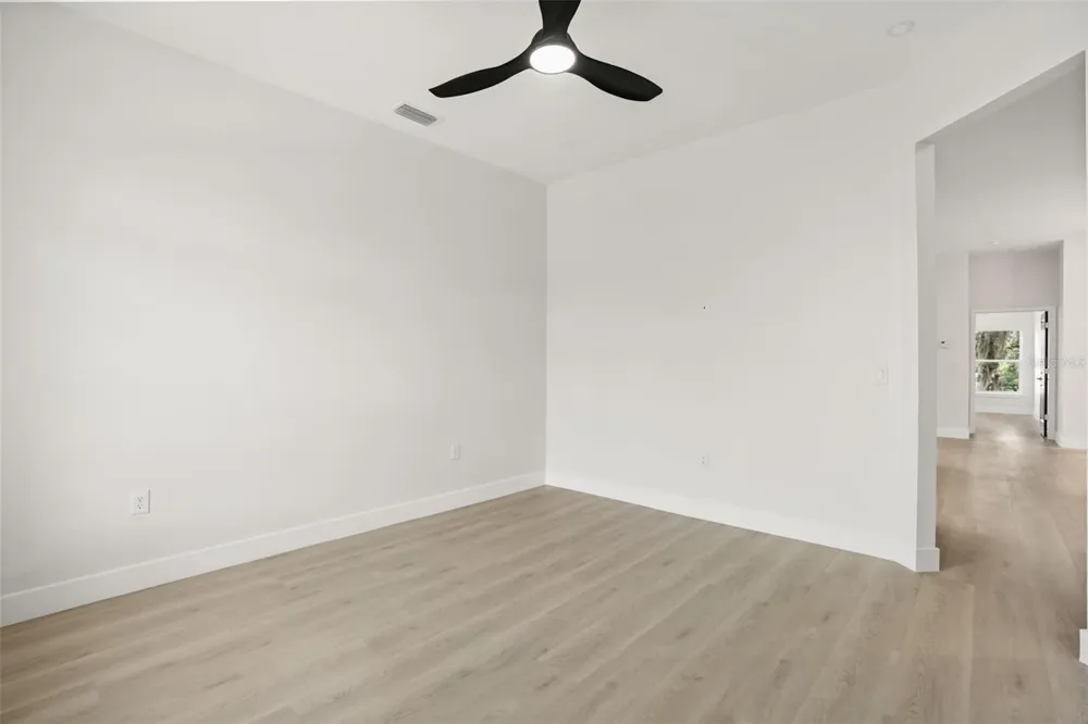 823 E MCDONALD AVENUE Eustis, FL 32726