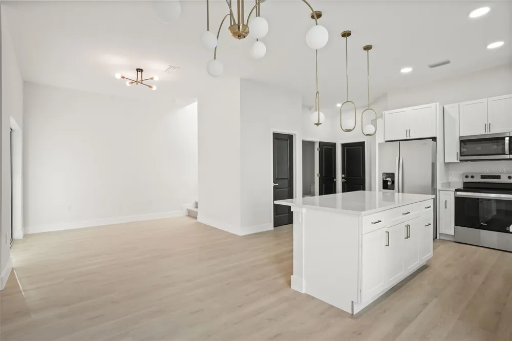 823 E MCDONALD AVENUE Eustis, FL 32726