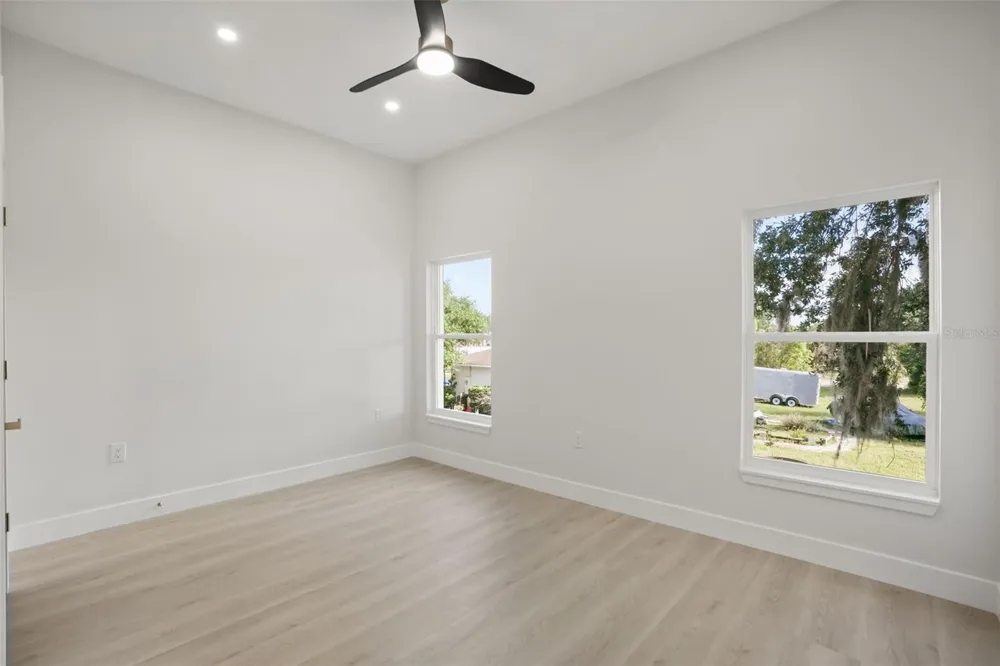 823 E MCDONALD AVENUE Eustis, FL 32726