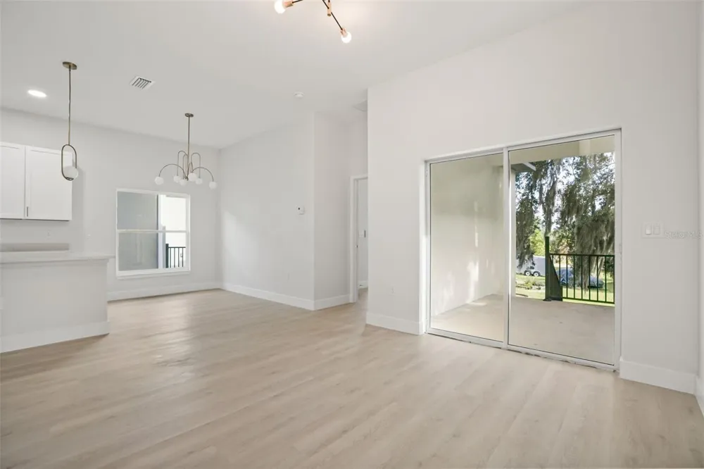 823 E MCDONALD AVENUE Eustis, FL 32726