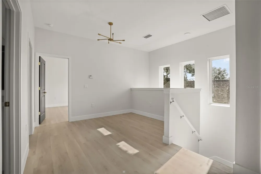 823 E MCDONALD AVENUE Eustis, FL 32726